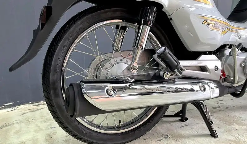 Chi tiết từ a đến z chiếc xe Honda Dream Thái Lan màu trắng đang được săn đón tại Việt Nam