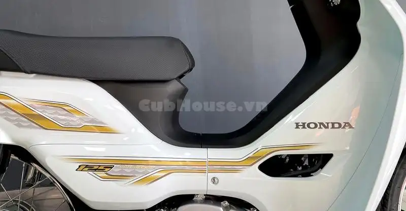 Chi tiết từ a đến z chiếc xe Honda Dream Thái Lan màu trắng đang được săn đón tại Việt Nam