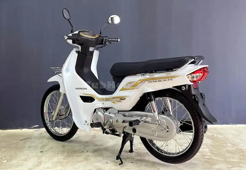 Chi tiết từ a đến z chiếc xe Honda Dream Thái Lan màu trắng đang được săn đón tại Việt Nam