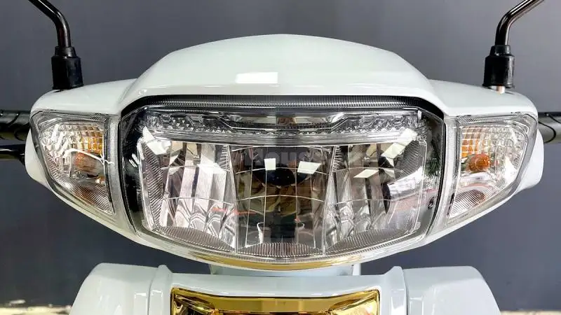 Chi tiết từ a đến z chiếc xe Honda Dream Thái Lan màu trắng đang được săn đón tại Việt Nam