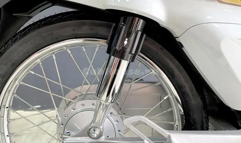 Chi tiết từ a đến z chiếc xe Honda Dream Thái Lan màu trắng đang được săn đón tại Việt Nam