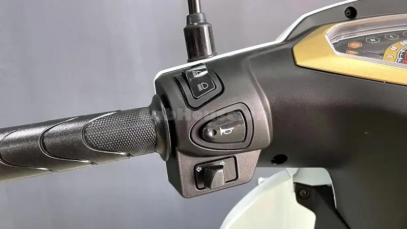 Chi tiết từ a đến z chiếc xe Honda Dream Thái Lan màu trắng đang được săn đón tại Việt Nam