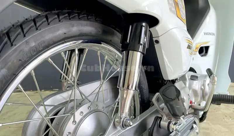 Chi tiết từ a đến z chiếc xe Honda Dream Thái Lan màu trắng đang được săn đón tại Việt Nam