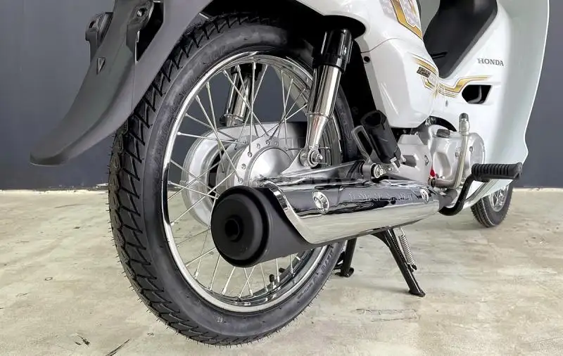 Chi tiết từ a đến z chiếc xe Honda Dream Thái Lan màu trắng đang được săn đón tại Việt Nam