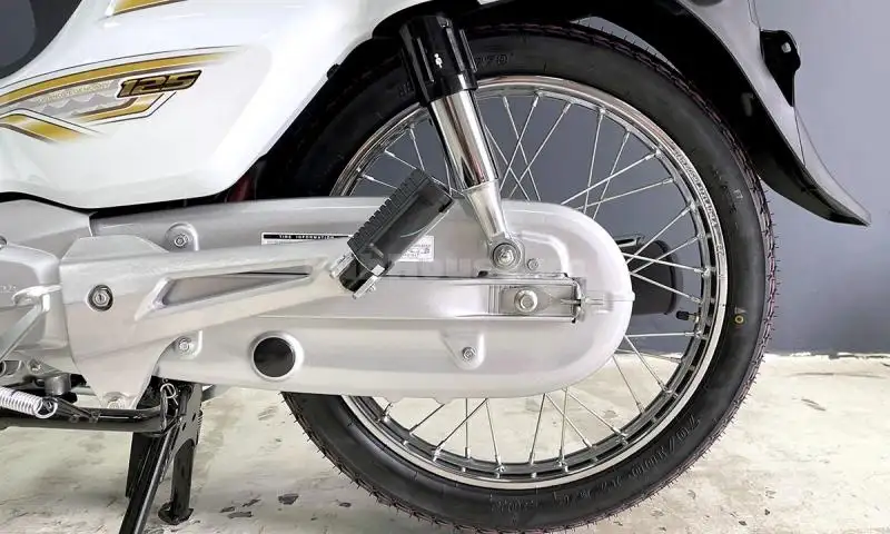 Chi tiết từ a đến z chiếc xe Honda Dream Thái Lan màu trắng đang được săn đón tại Việt Nam