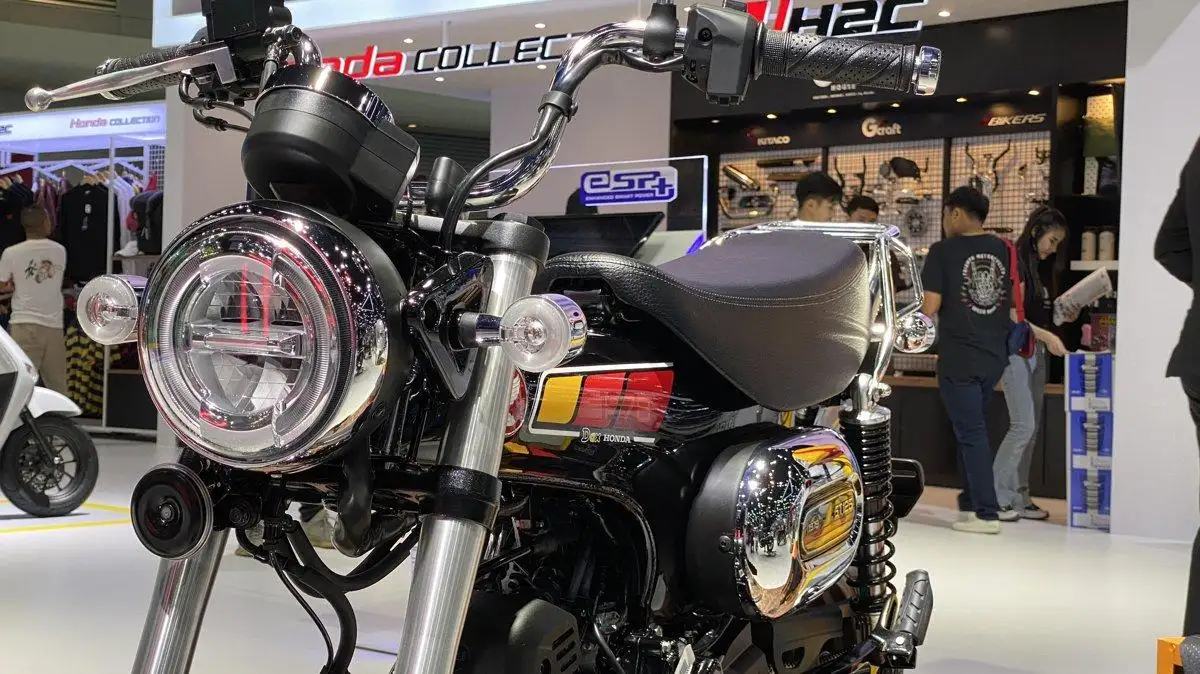 Honda Dax 1978 Special Colour Edition