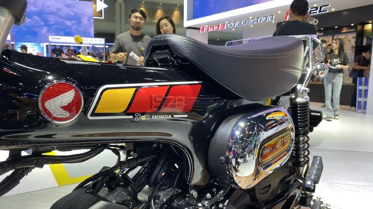 Honda Dax 1978 Special Colour Edition