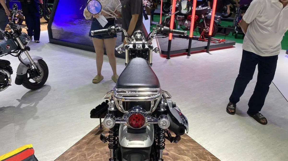 Honda Dax 1978 Special Colour Edition