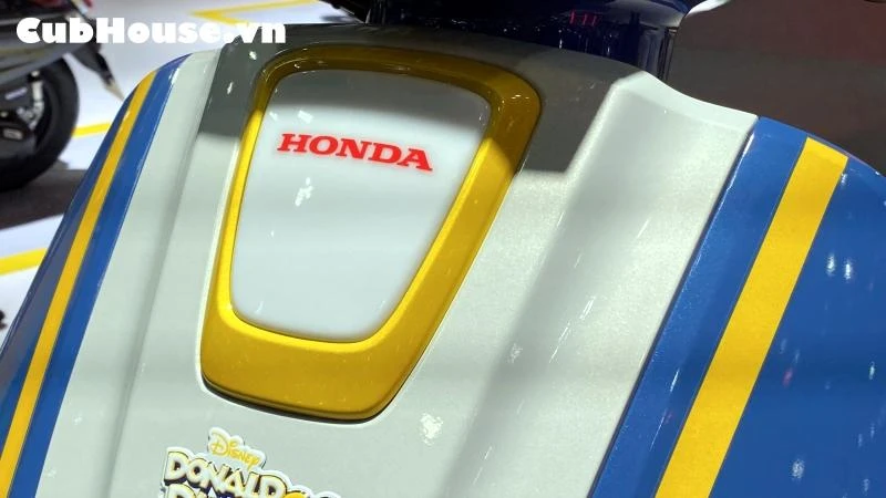 Phiên bản kỷ niệm đặc biệt Honda Giorno++ Donald Duck Edition sẽ được bán bởi CubHouse Việt Nam