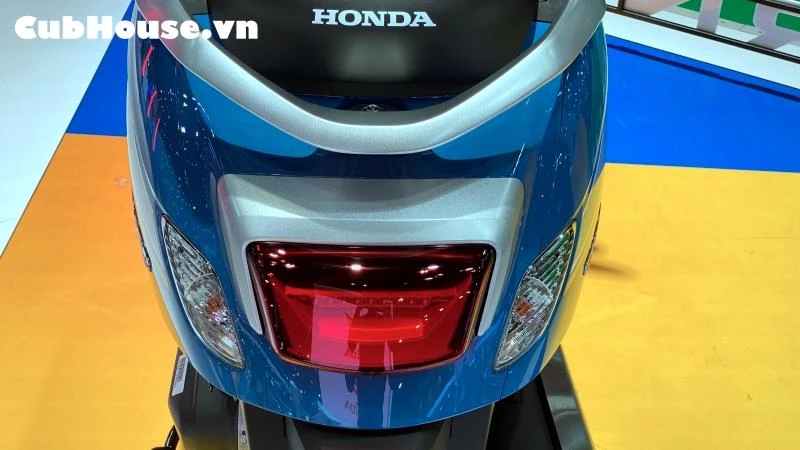Phiên bản kỷ niệm đặc biệt Honda Giorno++ Donald Duck Edition sẽ được bán bởi CubHouse Việt Nam