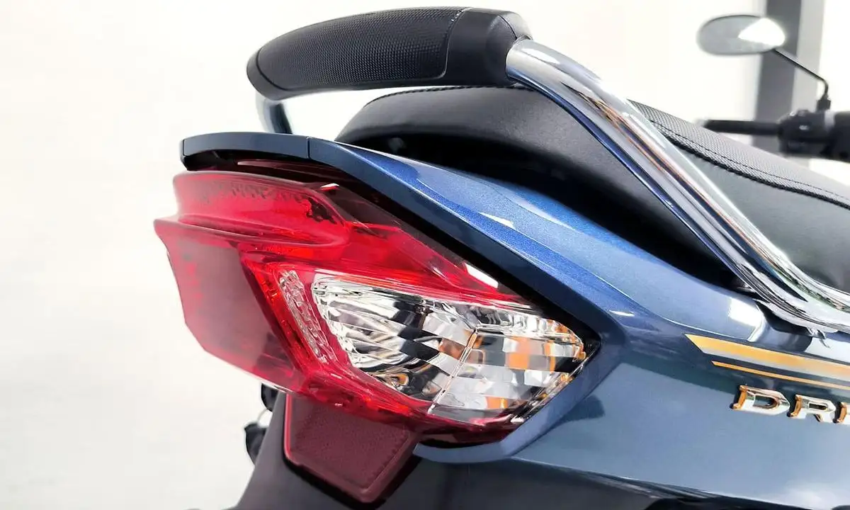 Đánh giá xe Dream 125 Thái zin mới 2024 với 6 điểm nhấn đặc biệt 19 Dream Thái Giá Bao Nhiêu – Cập Nhật Giá Super Dream Mới Nhất