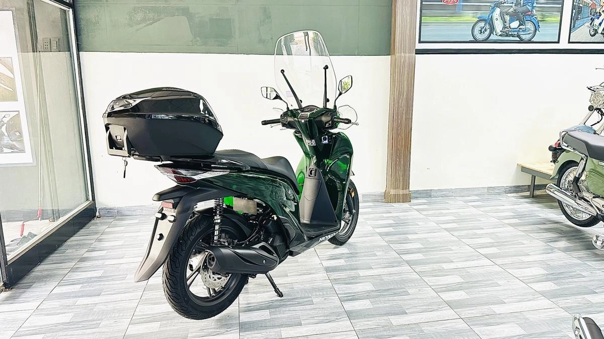 Kính Chắn Gió Xe SH Vetro Ý – Sh150i /Sh125i Vetro 2024