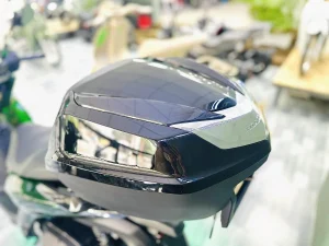 Thùng sau Sh Vetro Ý - Phụ Kiện Sh150i/Sh125i Vetro chính hãng 18 Kính Chắn Gió Xe SH Vetro Ý – Sh150i /Sh125i Vetro 2024