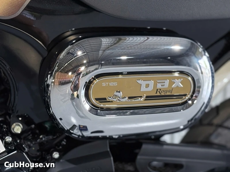 Hình ảnh chi tiết Honda Dax Royal Limited Edition đã về đến Cub House Sài Gòn