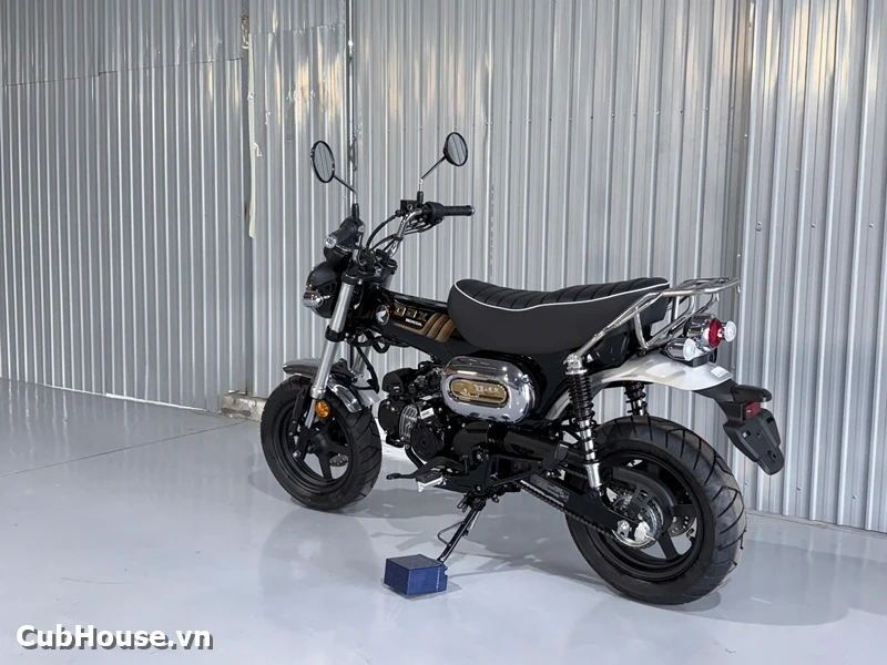 Hình ảnh chi tiết Honda Dax Royal Limited Edition đã về đến Cub House Sài Gòn
