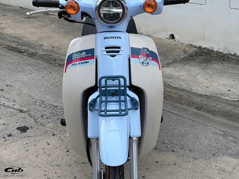 Honda Super Cub Fujisan Limited Edition (núi Phú Sĩ)