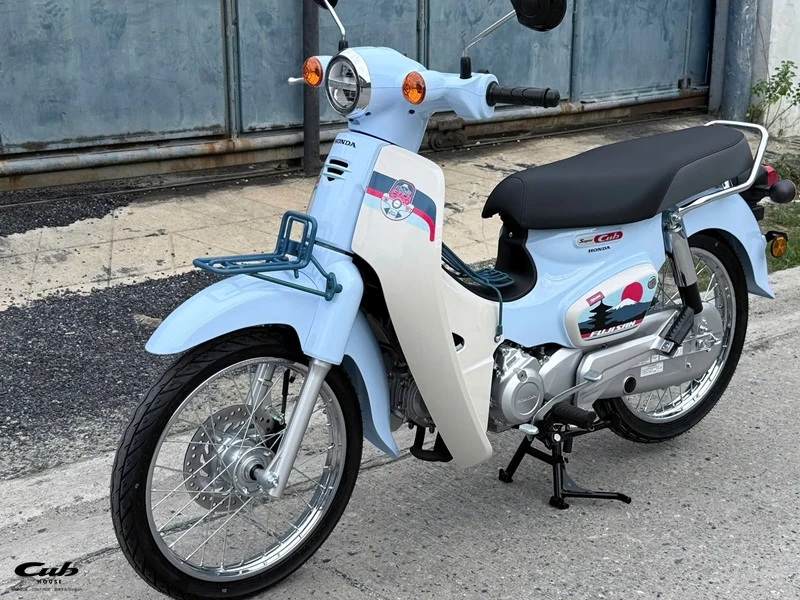 Honda Super Cub Fujisan Limited Edition (núi Phú Sĩ)