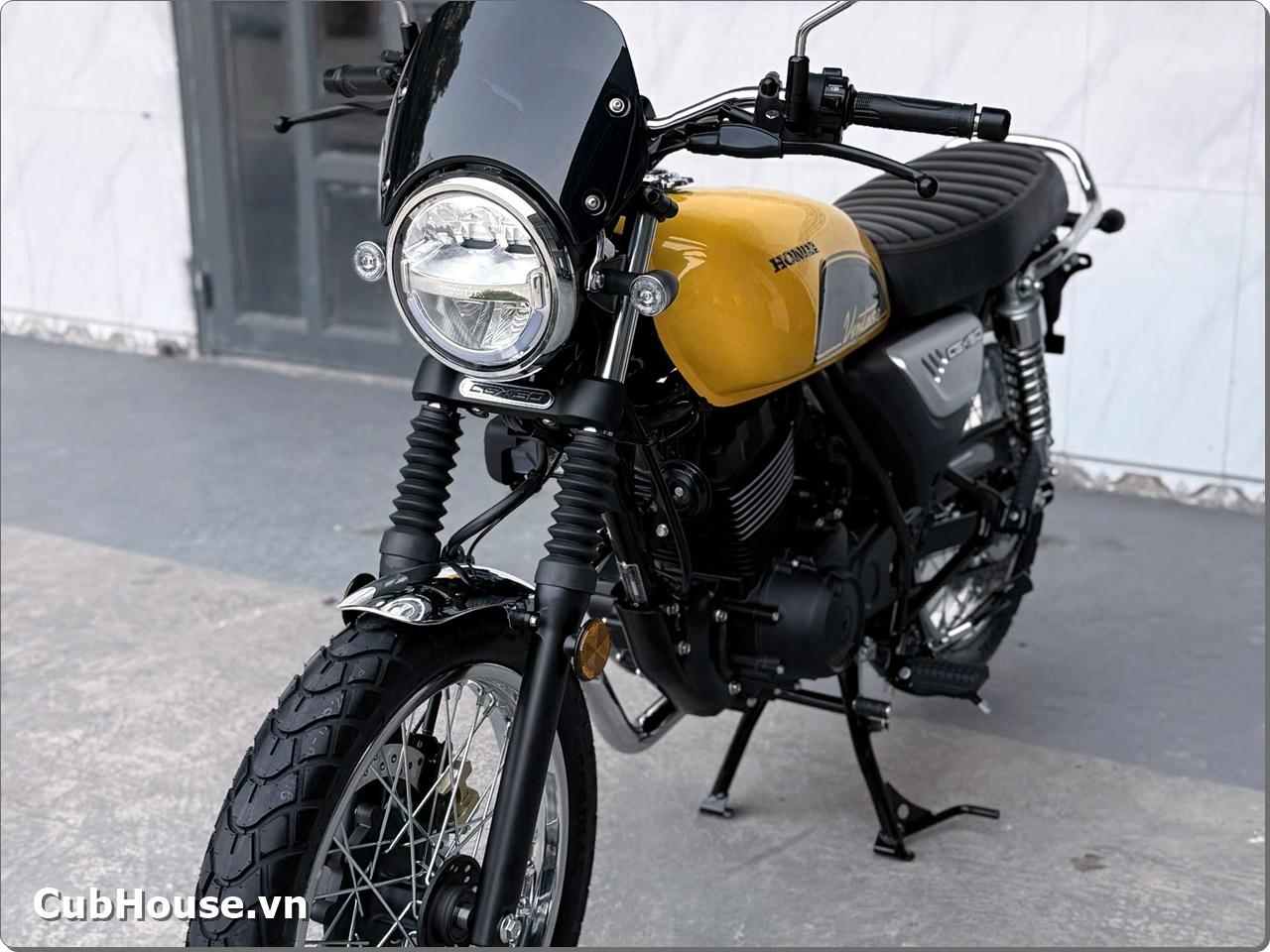 Honda CGX150 Vintage 2026 màu vàng (1) Honda CGX150 Vintage 2026 mau vang 1