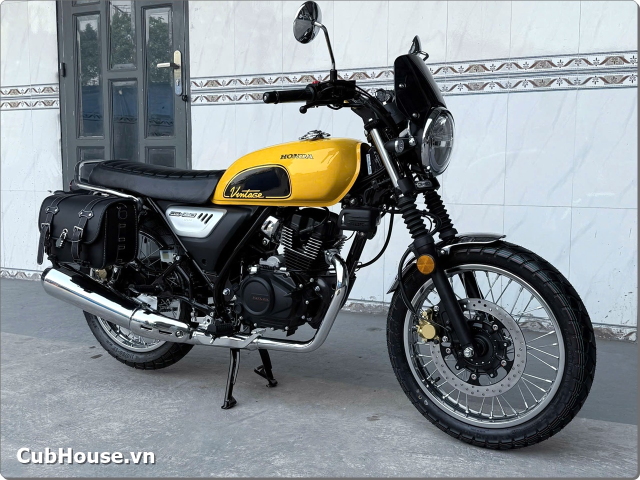 Honda CGX150 Vintage 2026 màu vàng (7) Honda CGX150 Vintage 2026 mau vang 7