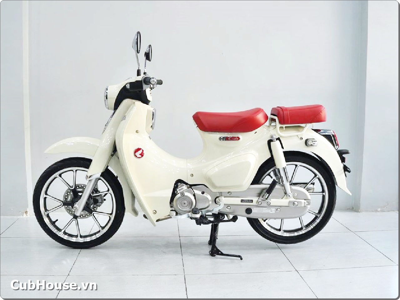 Honda Super Cub 125 Custom 2026 nhap Thai Lan Yen do 1