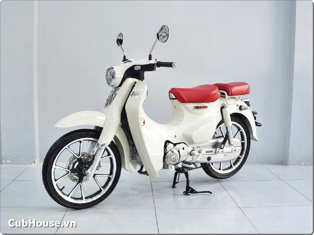Honda Super Cub 125 Custom 2026 nhap Thai Lan Yen do 2