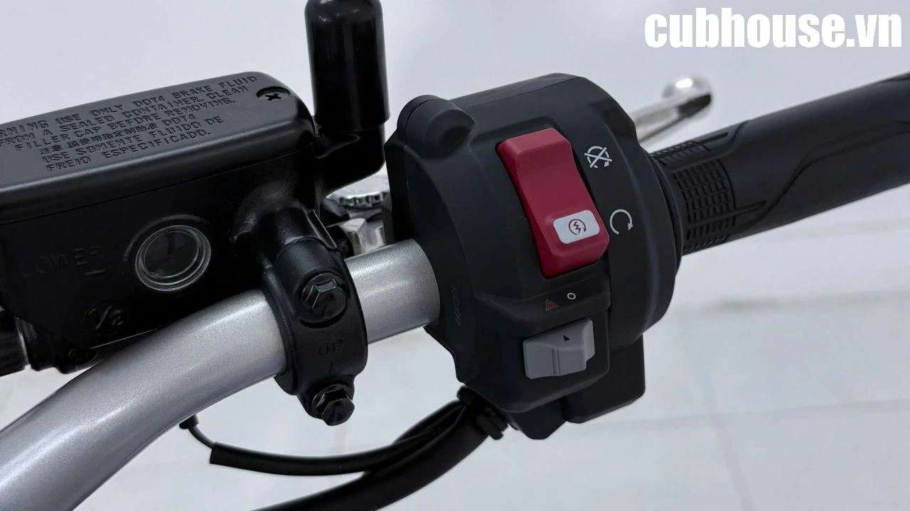 Honda CB500SF Super Four 2026 có gì đặc biệt? Thiết kế cổ điển, động cơ 4 xy-lanh, Honda E-Clutch và giá dự kiến 285 triệu đồng