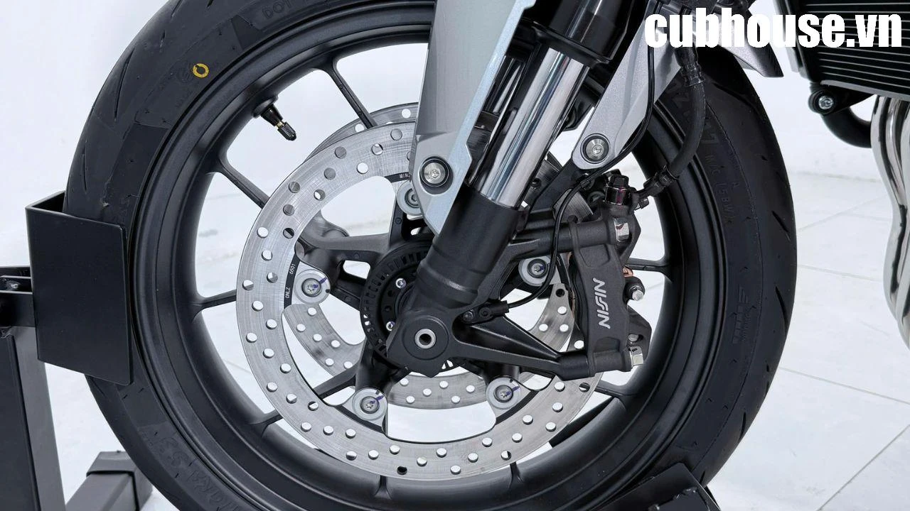 Honda CB500SF Super Four 2026 có gì đặc biệt? Thiết kế cổ điển, động cơ 4 xy-lanh, Honda E-Clutch và giá dự kiến 285 triệu đồng