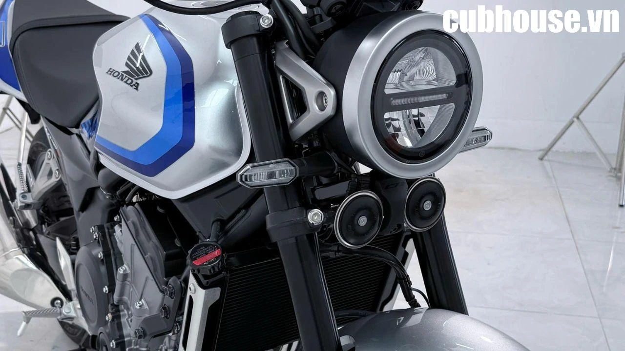 Honda CB500SF Super Four 2026 – Huyền thoại Super Four trở lại với diện mạo hoàn toàn mới! 18 Honda CB500SF Super Four 2026 có gì đặc biệt? Thiết kế cổ điển, động cơ 4 xy-lanh, Honda E-Clutch và giá dự kiến 285 triệu đồng
