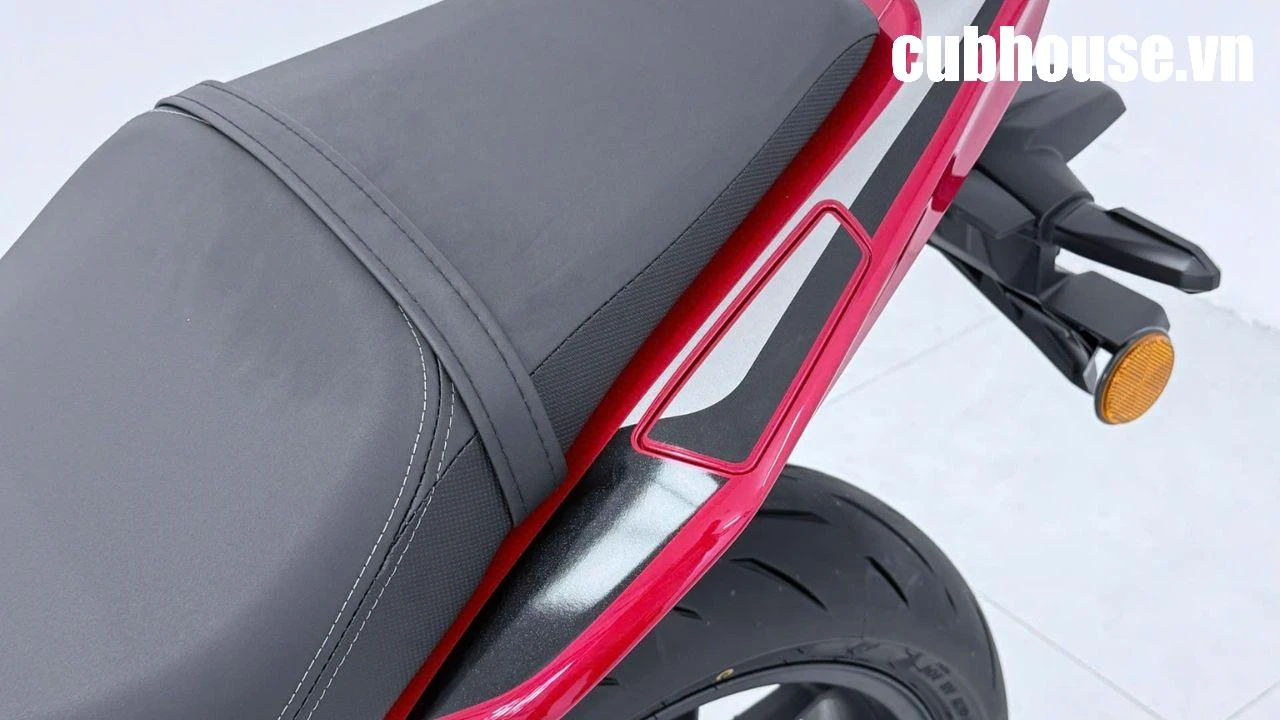 Honda CB500SF Super Four 2026 – Huyền thoại Super Four trở lại với diện mạo hoàn toàn mới! 15 Honda CB500SF Super Four 2026 – Huyền thoại Super Four trở lại với diện mạo hoàn toàn mới!