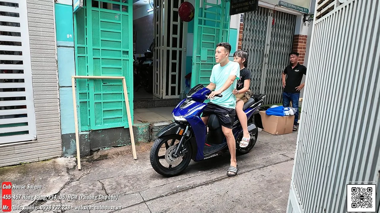 Giao xe Honda SH150i Vetro Blue 2026 nhập Ý cho khách hàng Quận 5