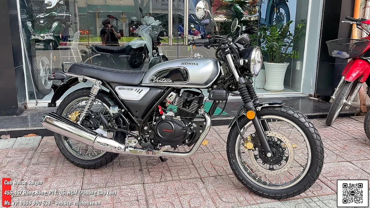 Honda CGX 150 về lô hàng mới: Mô tô classic 150cc gọn nhẹ, cá tính cho phố thị