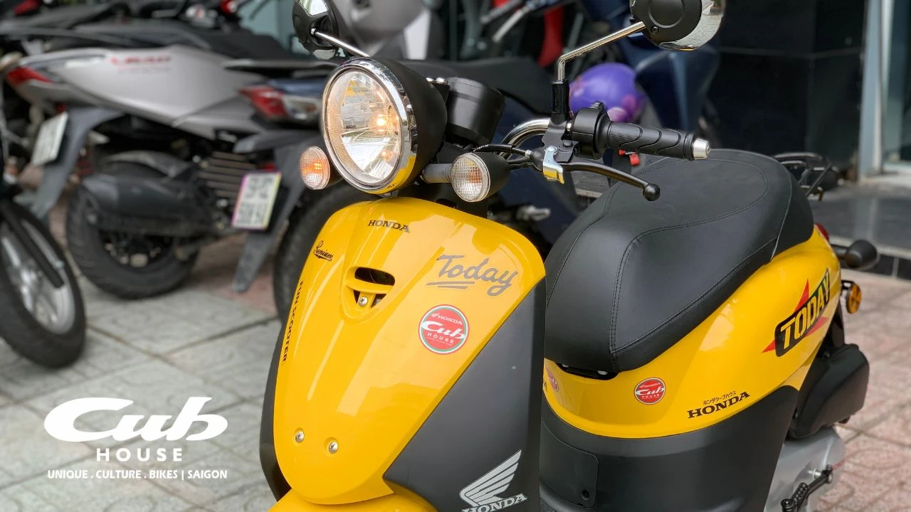 Khui thùng giao xe Honda Today 50cc cho khách tại Cub House Sài Gòn 9 Khui thùng giao xe Honda Today 50cc cho khách tại Cub House Sài Gòn
